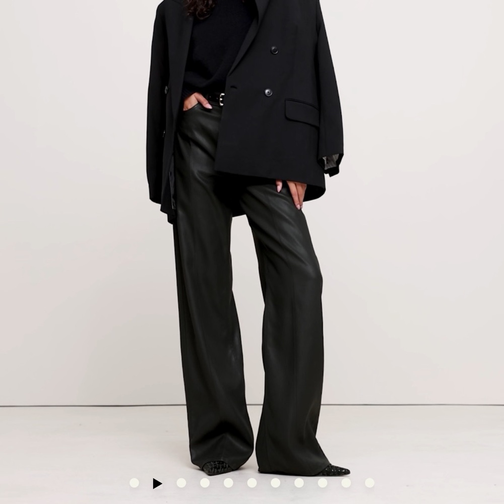 Banana Republic ‼️ THE COATED DENIM PINTUCK JEAN